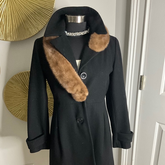 **Genuine Mink Collar Wool Coat** - Picture 3 of 12